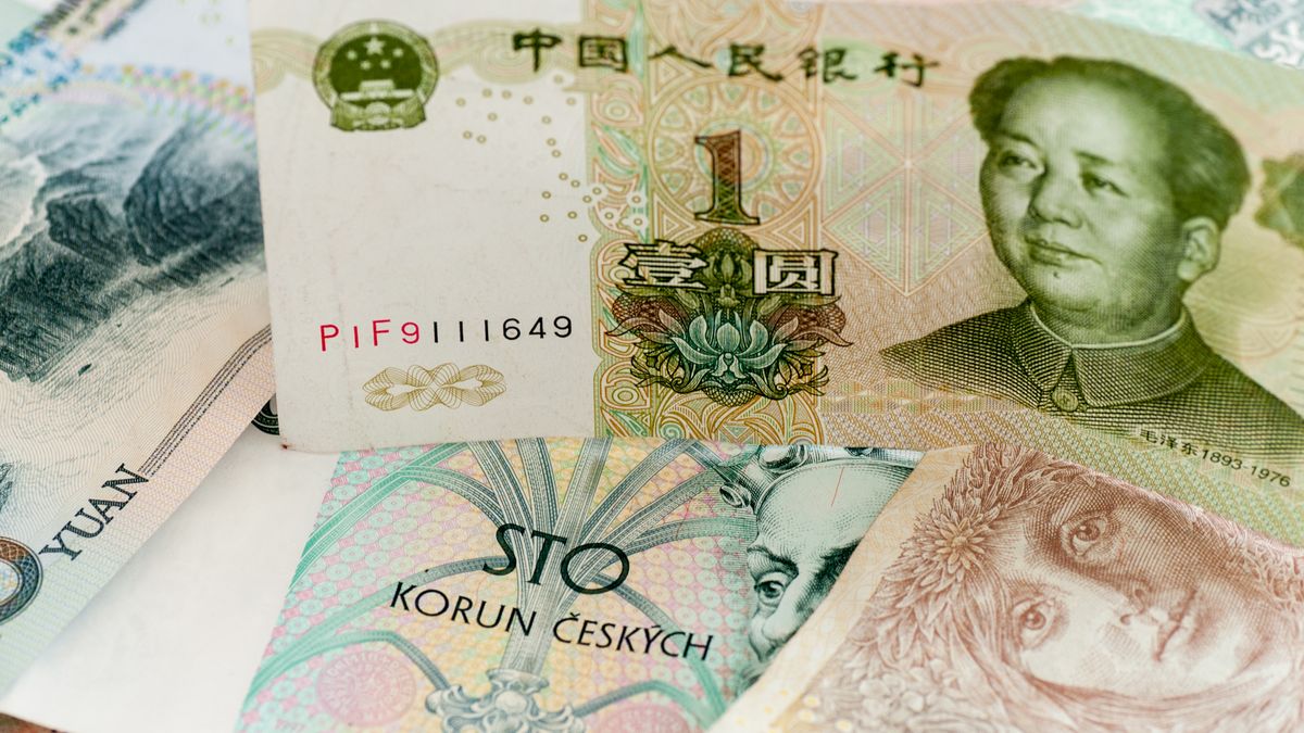 Nečekaný pomocník. Slabá čínská měna pomohla snížit českou inflaci